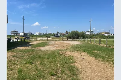 1201 Rollover Circle, Gilchrist, TX 77617 - Photo 6