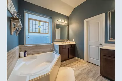 10215 Lewis Lane, Iowa Colony, TX 77583 - Photo 18