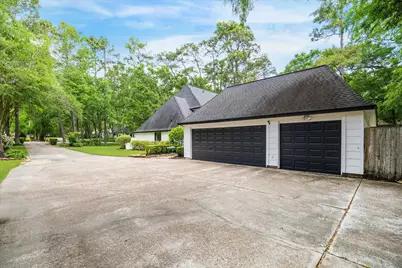 2910 Royal Circle Drive, Kingwood, TX 77339 - Photo 36