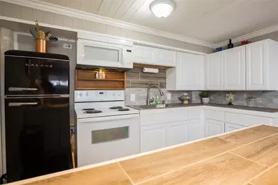 16535 Jamaica Inn Road, Jamaica Beach, TX 77554 - Photo 12