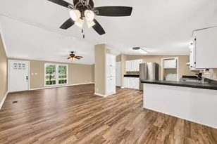 16396 Red Tail Hawk Ct, Conroe, TX 77302 - Photo 6