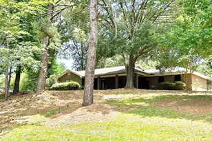 175 Checkmate, Livingston, TX 77351 - Photo 1
