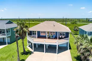 3233 Castle Dr, Crystal Beach, TX 77650 - Photo 2