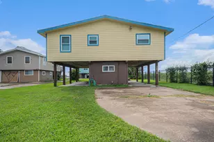 1434 10th St, San Leon, TX 77539 - Photo 2