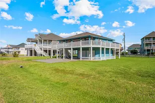 3225 Sea Castle Dr, Crystal Beach, TX 77650 - Photo 38