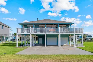 3225 Sea Castle Dr, Crystal Beach, TX 77650 - Photo 8