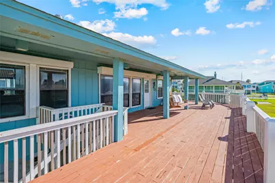 3225 Sea Castle Drive, Crystal Beach, TX 77650 - Photo 12