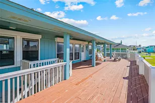 3225 Sea Castle Dr, Crystal Beach, TX 77650 - Photo 12