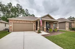 2151 Lost Timbers Dr, Conroe, TX 77304 - Photo 2