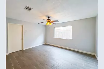 12051 Creekhurst Drive, Houston, TX 77099 - Photo 10