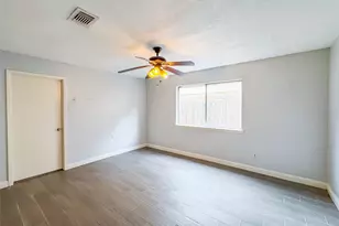 12051 Creekhurst Dr, Houston, TX 77099 - Photo 10