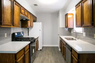 12051 Creekhurst Dr, Houston, TX 77099 - Photo 2