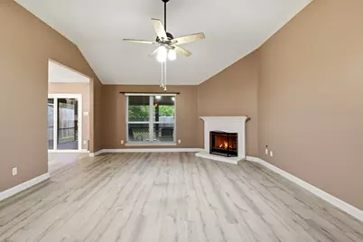 2622 S Peach Hollow Circle, Pearland, TX 77584 - Photo 10