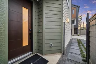 811 Thornton Rd, Houston, TX 77018 - Photo 2