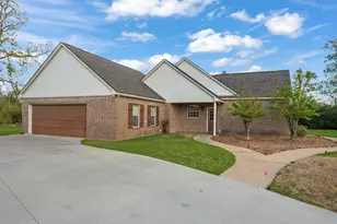 13652 Suzanne Pl, College Station, TX 77845 - Photo 2