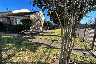 10803 Sandpiper Dr, Houston, TX 77096 - Photo 2
