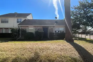 10803 Sandpiper Dr, Houston, TX 77096 - Photo 1