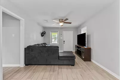 2806 4th Avenue N, Texas City, TX 77590 - Photo 8
