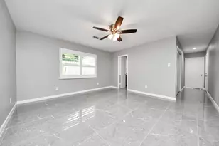 8007 Rowan Ln, Houston, TX 77036 - Photo 10