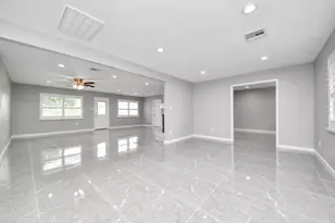 8007 Rowan Ln, Houston, TX 77036 - Photo 24