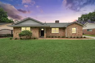 8007 Rowan Ln, Houston, TX 77036 - Photo 1