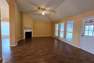 8927 Diamond Lake Ln, Houston, TX 77083 - Photo 4