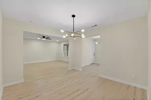 2322 Aprilmont Dr, Sugar Land, TX 77498 - Photo 12