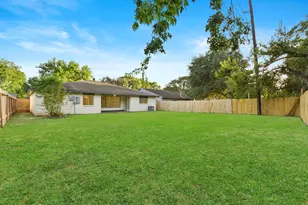 2322 Aprilmont Dr, Sugar Land, TX 77498 - Photo 36
