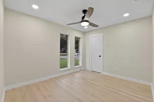 2322 Aprilmont Dr, Sugar Land, TX 77498 - Photo 18