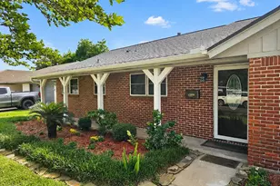 802 James St, Deer Park, TX 77536 - Photo 2