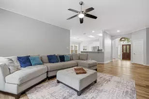 26 Heron Hollow Ct, The Woodlands, TX 77382 - Photo 6