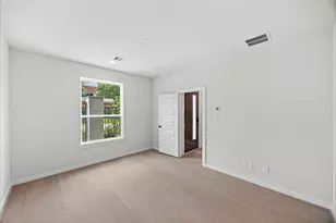 527 Hillwood Hts Dr, Houston, TX 77091 - Photo 12