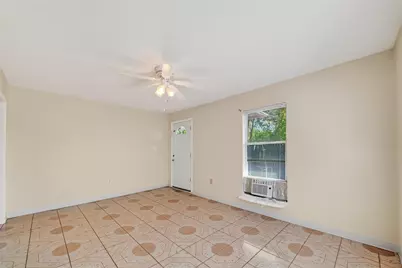 968 Garapan Street, Houston, TX 77091 - Photo 8