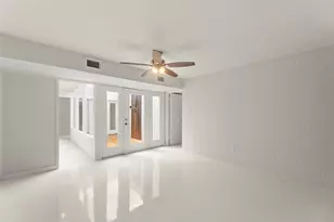 10211 Willowgrove Dr, Houston, TX 77035 - Photo 22