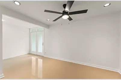 10211 Willowgrove Drive, Houston, TX 77035 - Photo 32