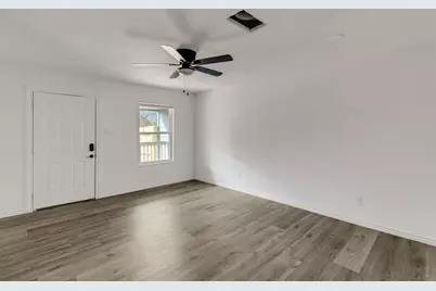 990 Wall Street, Houston, TX 77088 - Photo 14