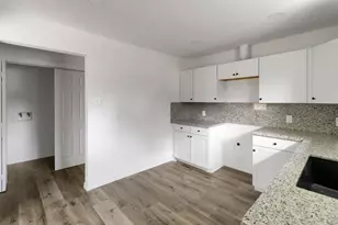990 Wall St, Houston, TX 77088 - Photo 8