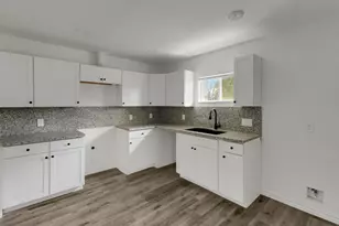 990 Wall St, Houston, TX 77088 - Photo 8