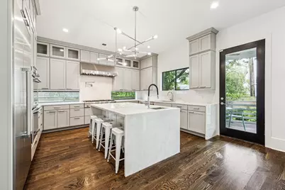 1010 Waltway Drive, Houston, TX 77008 - Photo 22