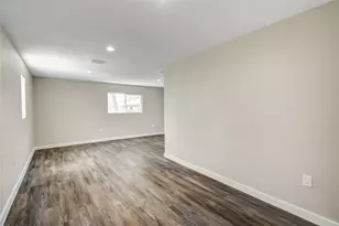 418 S Kansas St, La Porte, TX 77571 - Photo 10