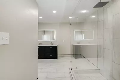 418 S Kansas Street, La Porte, TX 77571 - Photo 2