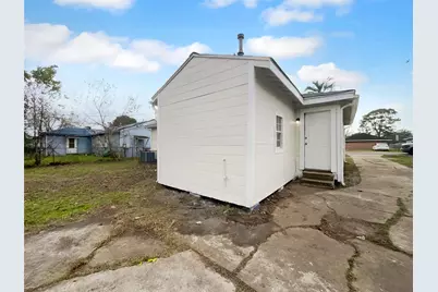 5109 Wilmington Street, Houston, TX 77033 - Photo 14