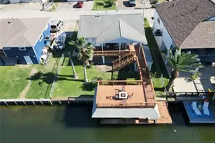 1006 Redfish St, Bayou Vista, TX 77563 - Photo 1