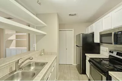4 Sawmill Grove Lane Circle #4, The Woodlands, TX 77380 - Photo 14