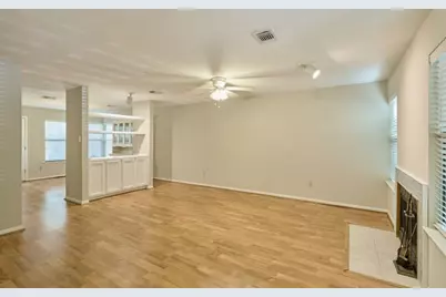 4 Sawmill Grove Lane Circle #4, The Woodlands, TX 77380 - Photo 10