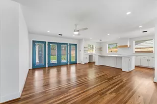 1845 Huge Oaks St, Houston, TX 77055 - Photo 4