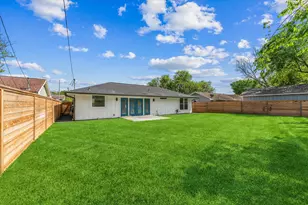 1845 Huge Oaks St, Houston, TX 77055 - Photo 22
