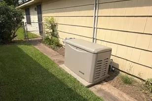 311 Wisteria St, Lake Jackson, TX 77566 - Photo 2
