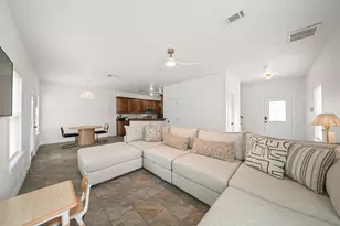 6101 Fox Ridge Dr, Angleton, TX 77515 - Photo 12