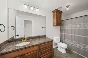 6101 Fox Ridge Dr, Angleton, TX 77515 - Photo 24